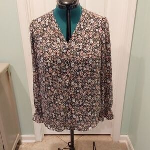 T Tahari Black Floral Button-Up Blouse. Large. V-neck